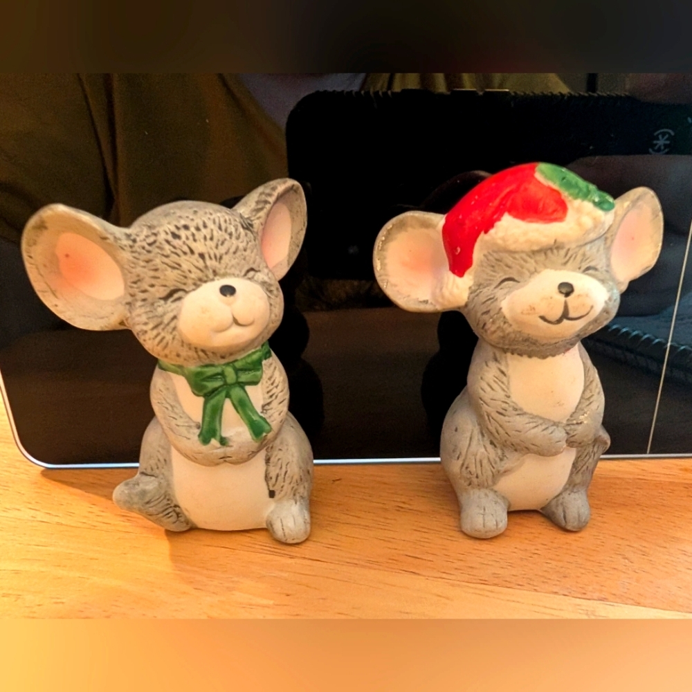 Christmas Mice Salt and Pepper Shakers Vintage Ceramic Gray Girl & Boy Mouse
